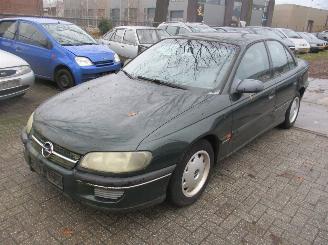 Voiture accidenté Opel Omega  1995/1