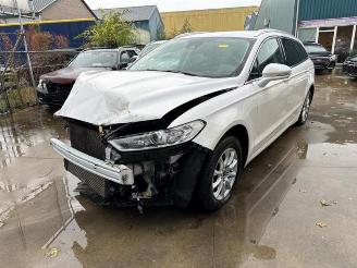 uszkodzony samochody osobowe Ford Mondeo Mondeo V Wagon, Combi, 2014 2.0 TDCi 150 16V 2019/1