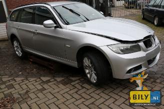 Voiture accidenté BMW 3-serie E91 318i \'11 2011/3
