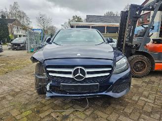 Damaged car Mercedes C-klasse C 220 D 2015/12