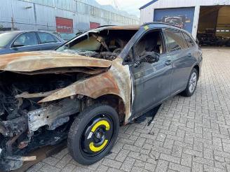 Salvage car Volkswagen Golf  2022/9