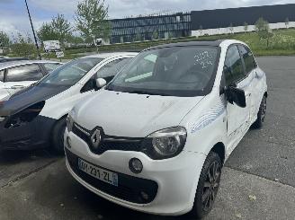 Damaged car Renault Twingo  2016/1
