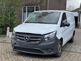 Auto incidentate Mercedes Vito LANG 114CDI  / AUTOMAAT 2022/1